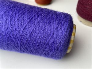 Baby cones i 100 % cashmere - intens lilla, 140 gram
